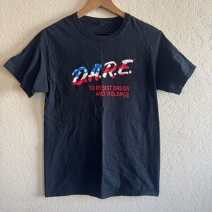 D.A.R.E | Dare to resist drugs and violence | S